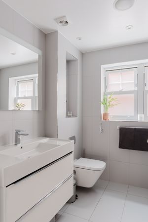 Bathroom- click for photo gallery